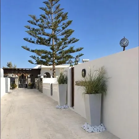 Апарт-отель Sea Whisper With Private Cycladic Patio And Heated Pool - Sea Side Периволос